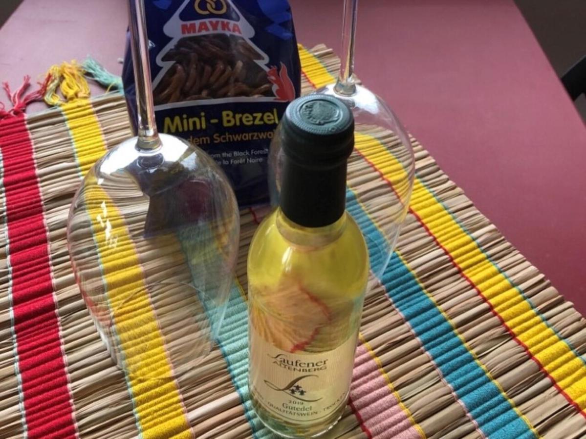 Dreilaendereck, Schoene Mit Grossem Freisitz